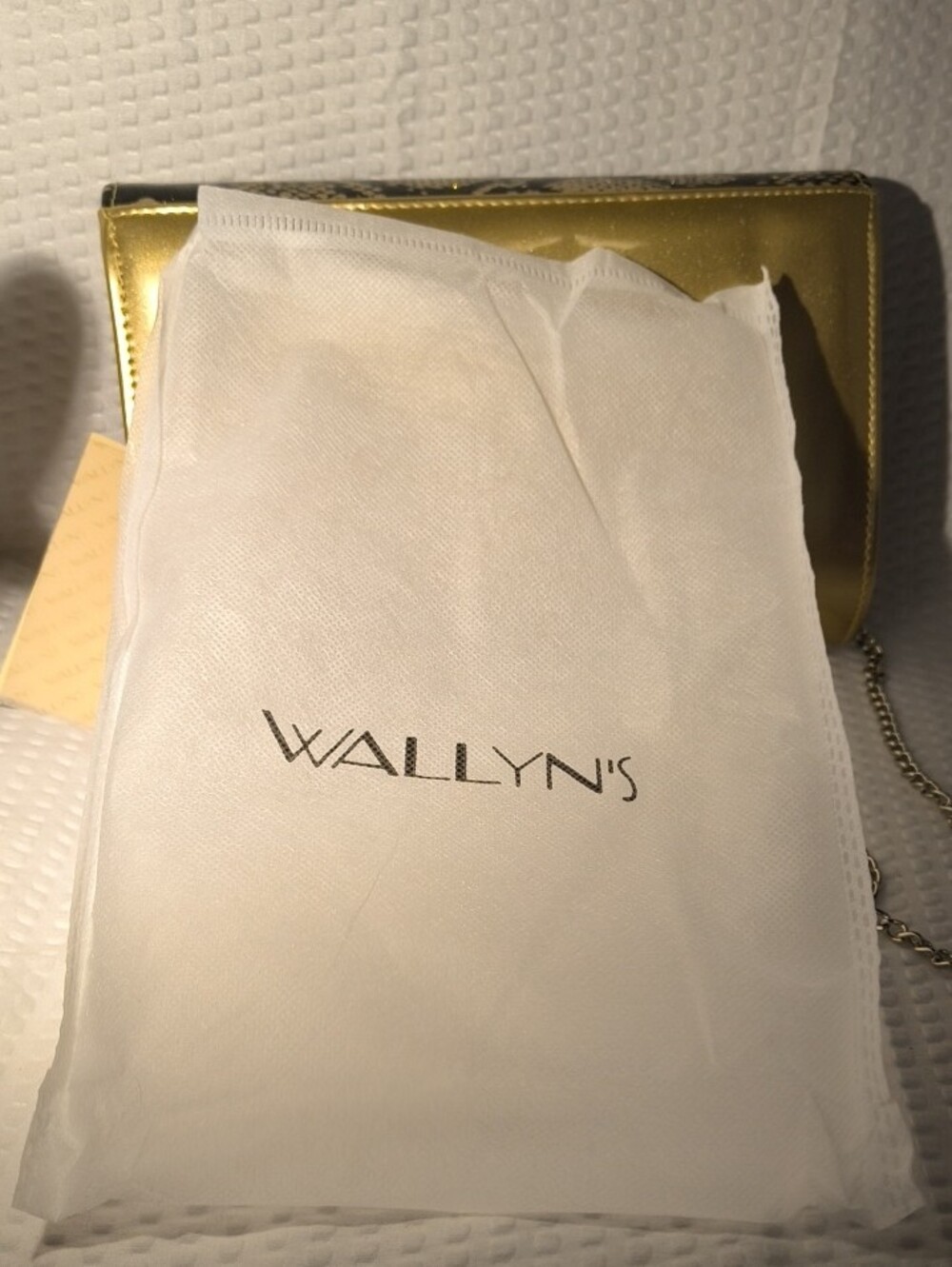 WALLYN'S Metallic Gold & Snake Print Envelope Convertible Bag. & Dustbag - Picture 7 of 11